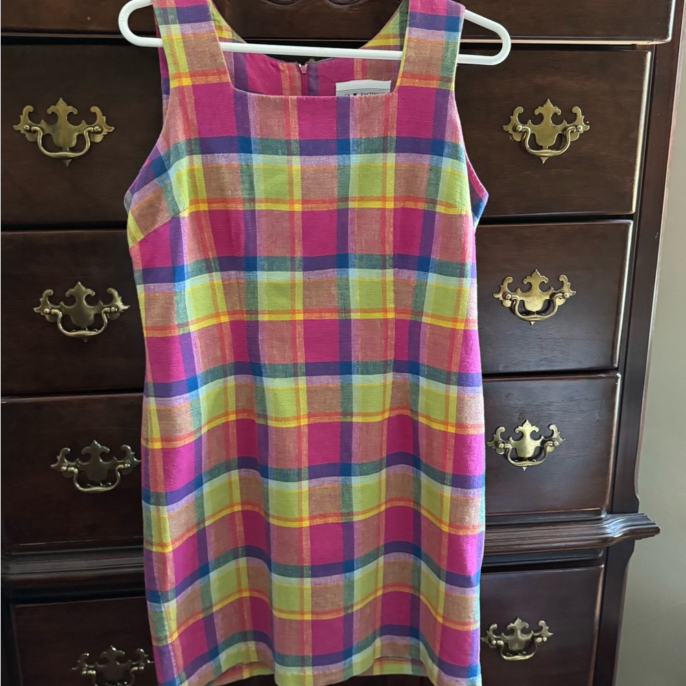 Short summer sleeve less shift. S.L. Fashions size 12P.